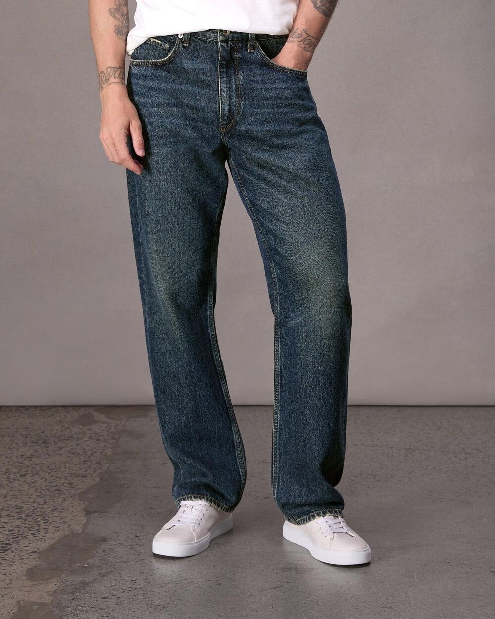 RAG & BONE Jeans Mens Size 29x32 Fit 4 Straight Fit Lightweight Rigid Denim $248